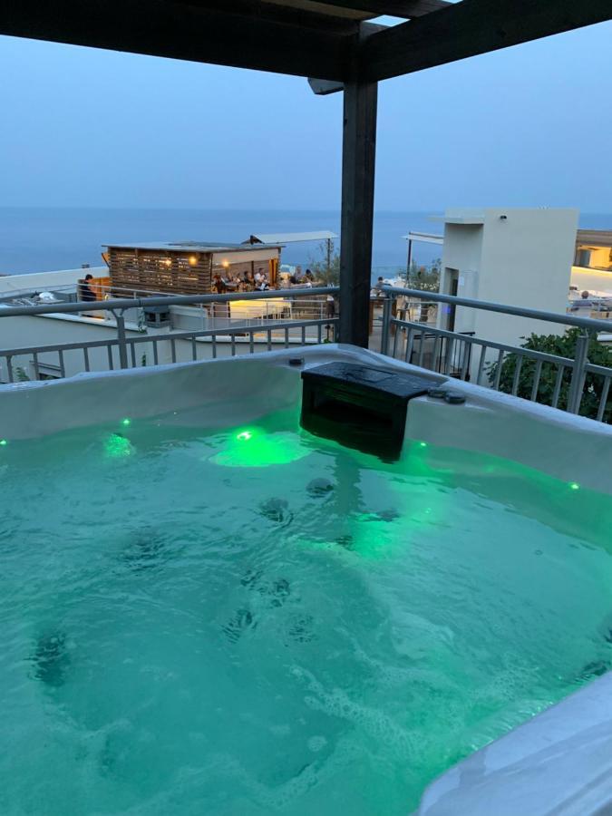 Hotel Calavita Rooftop & Spa San-Martino-di-Lota 外观 照片