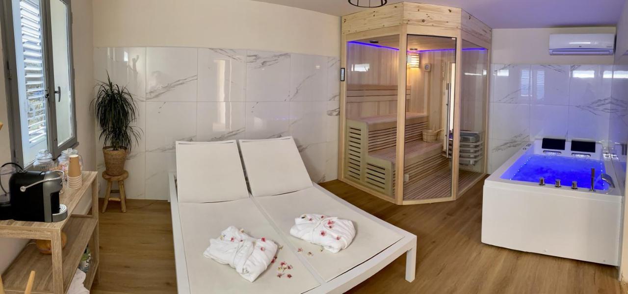 Hotel Calavita Rooftop & Spa San-Martino-di-Lota 外观 照片