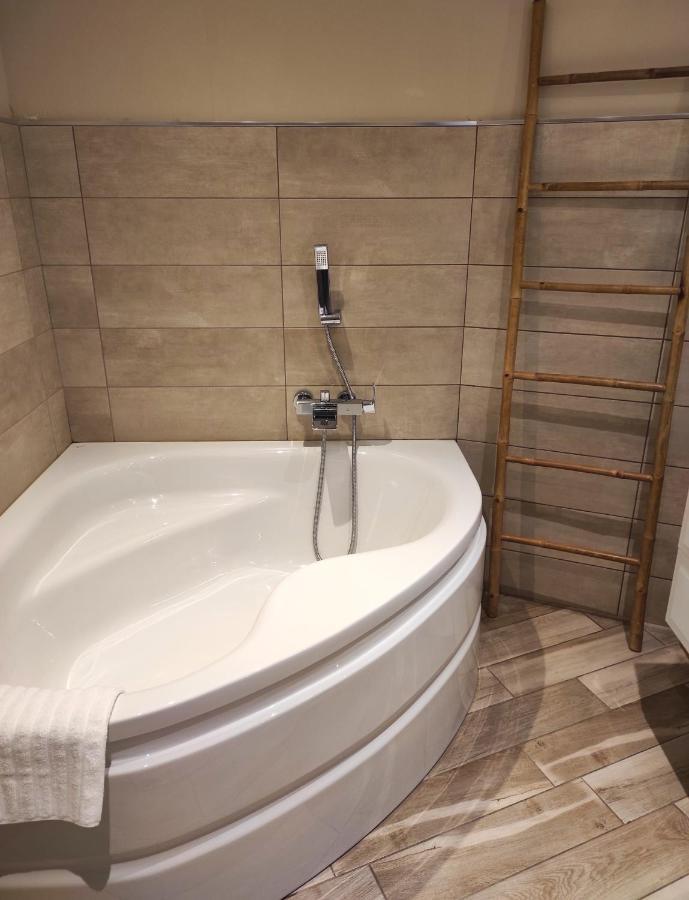 Hotel Calavita Rooftop & Spa San-Martino-di-Lota 外观 照片