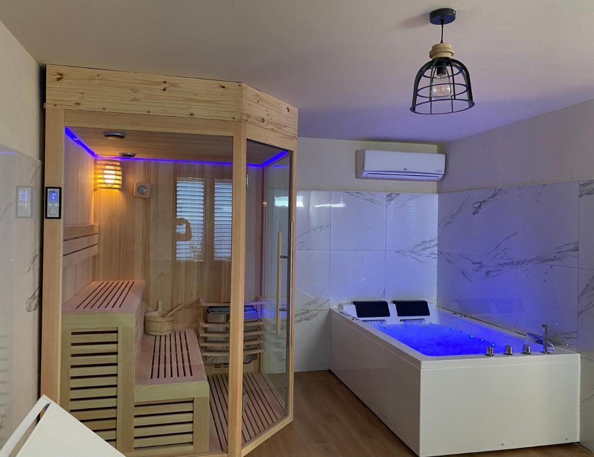Hotel Calavita Rooftop & Spa San-Martino-di-Lota 外观 照片